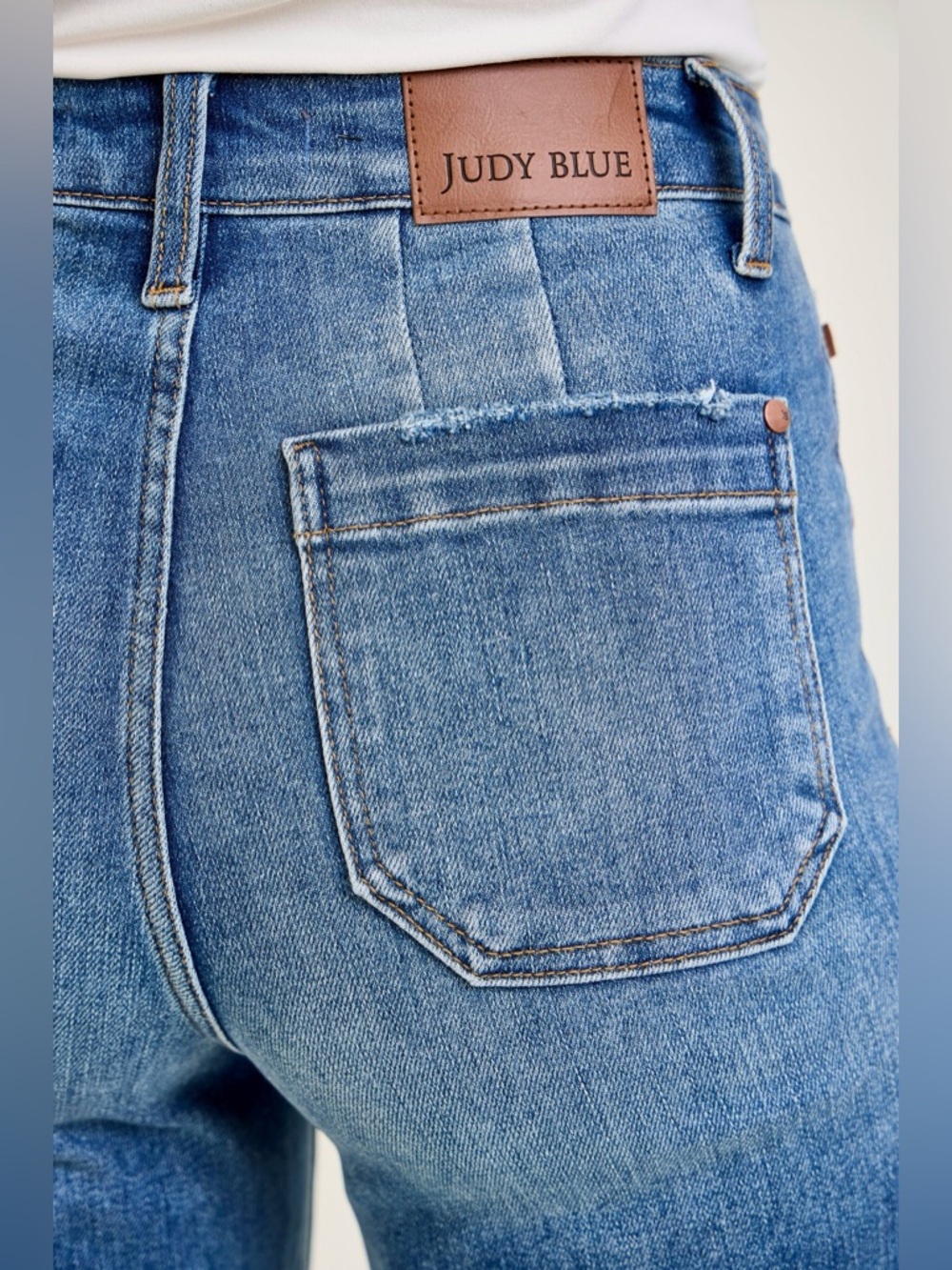 Judy Blue Medium Wash Cropped Wide-Leg Jeans - Picture 16 of 16